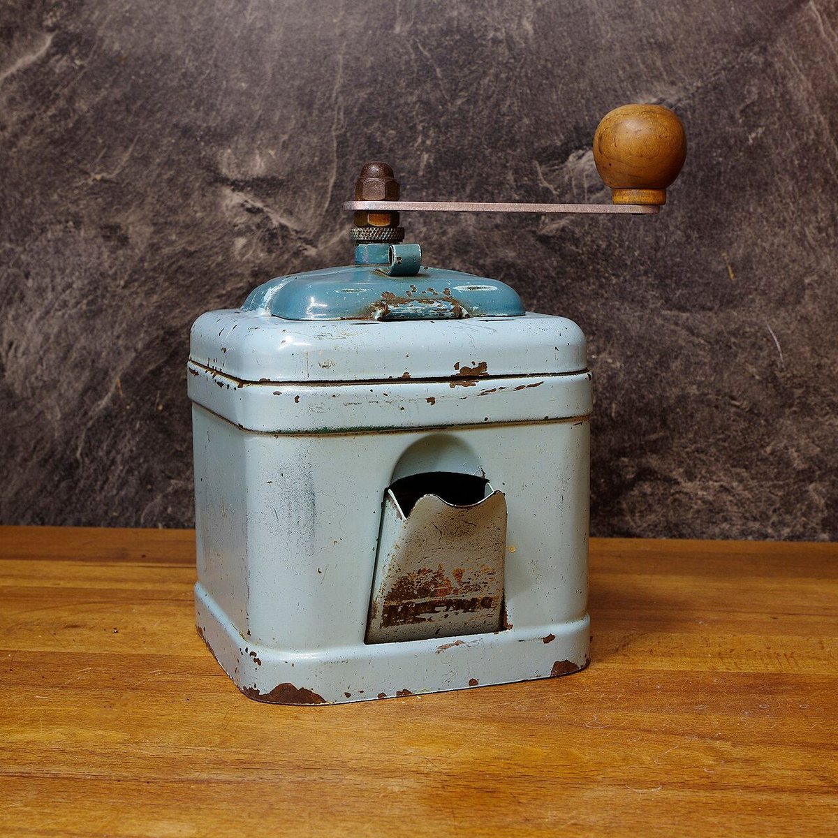 Your First Coffee Grinder: A Buying Guide